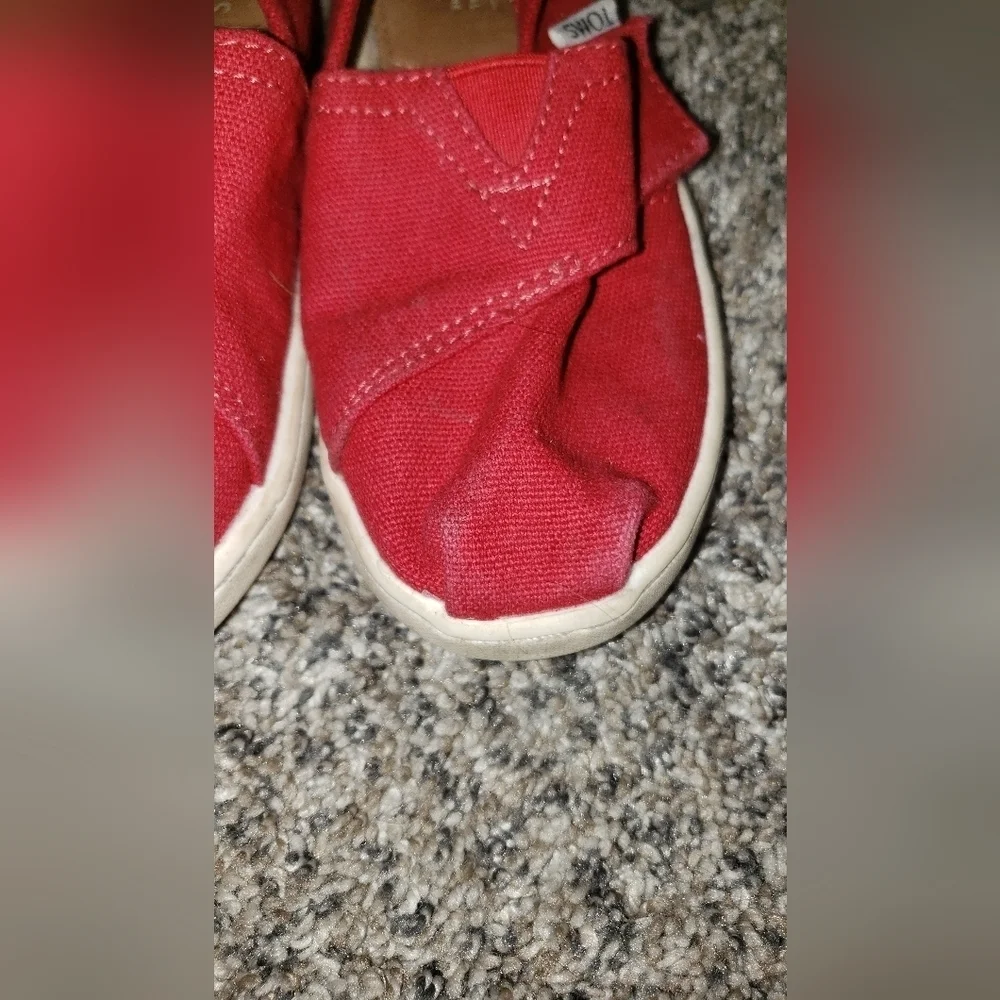 TOMS| Kids Red Canvas Shoes